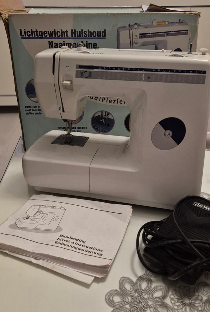 Naaimachine 8310 A2 - Zo goed als nieuw - Incl. accessoires, Ophalen of Verzenden