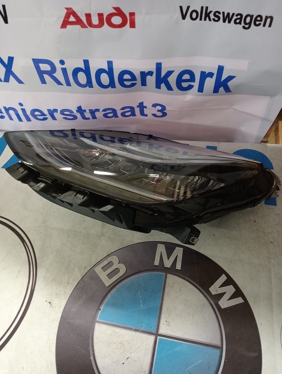 Tesla Model 3 / Y KOPLAMP 107737200L, Gebruikt, -, Overige automerken, -