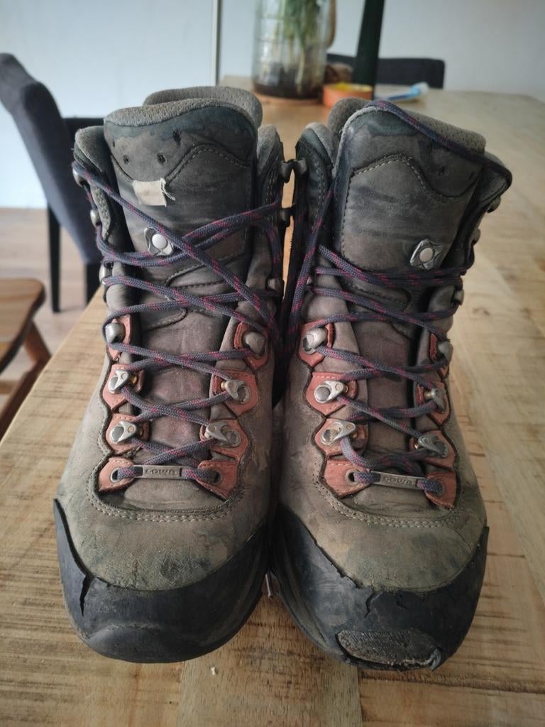 Lowa wandelschoen categorie B maat 40, Ophalen, Gebruikt, Schoenen