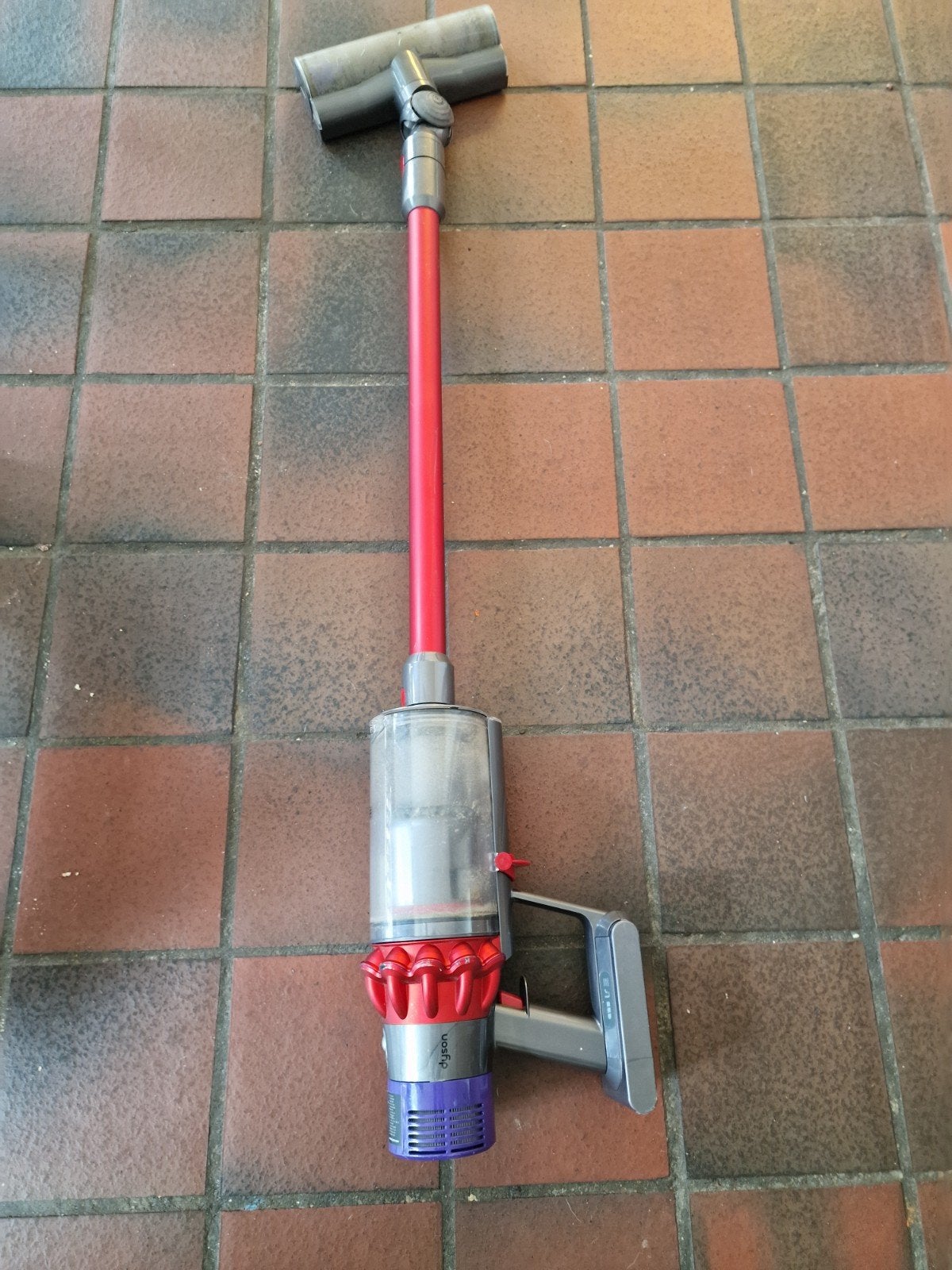Dyson V10 Steelstofzuiger - Defect voor onderdelen, Verzenden, Draadloos, Dyson, Niet werkend
