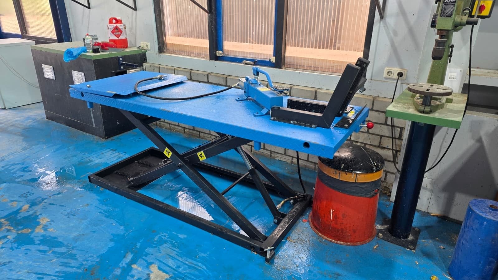 Hefbrug voor scooters/motoren - Hydraulisch/Pneumatisch, Ophalen