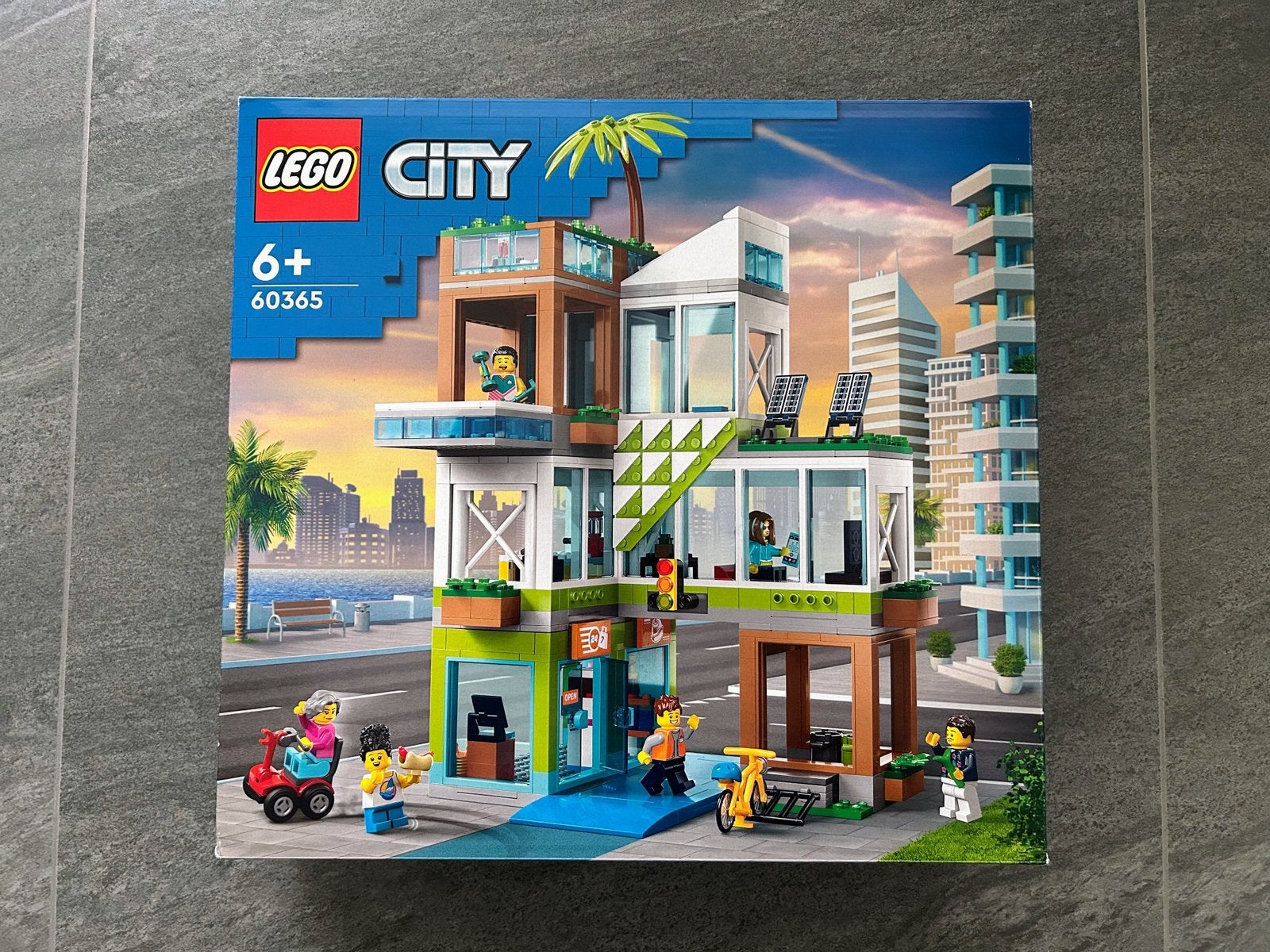 Lego City 60365 Appartementsgebouw *SEALED*, City, Nieuw, Ophalen of Verzenden, Complete set