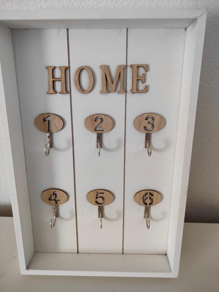 Houten sleutelrekje 'HOME' met 6 haken, Gebruikt, Wandhaken, Ophalen of Verzenden, Minder dan 100 cm