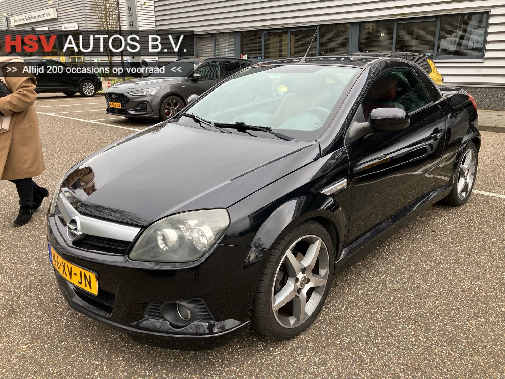 Opel Tigra TwinTop 1.4-16V Temptation automaat LEER airco, Gebruikt, 4 cilinders, Cabriolet, Bedrijf