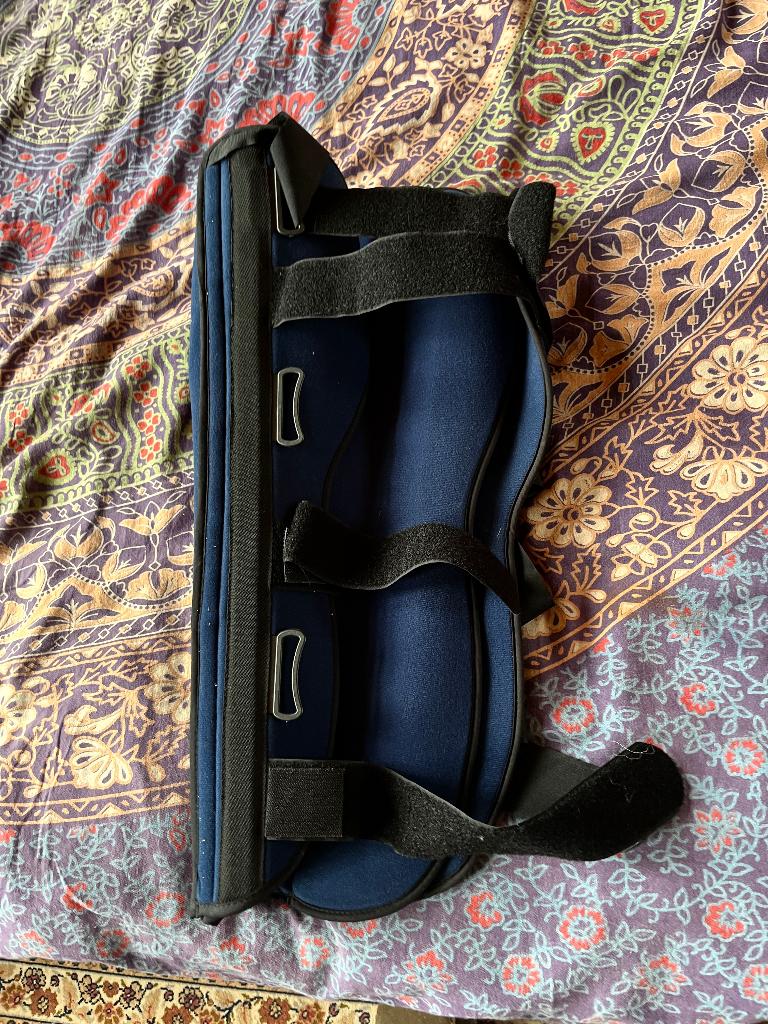 Medische been brace/spalk maat L/XL nu voor 25€, Ophalen of Verzenden, Zo goed als nieuw