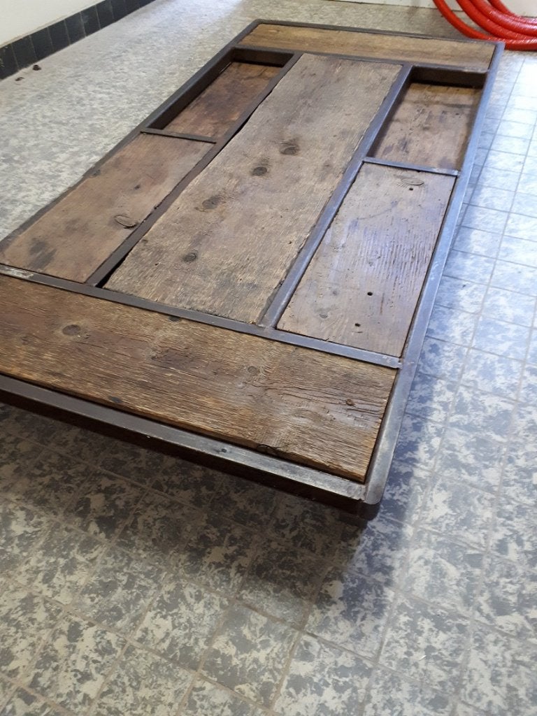 prachtige zware salontafel met ijzeren onderstel., Ophalen of Verzenden