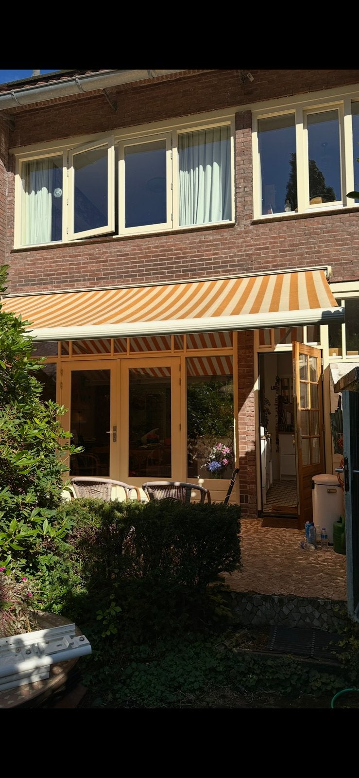 Electrische zonnescherm afstandbed 3,5 breed, uitval 260cm, 150 tot 300 cm, Ophalen, Zo goed als nieuw, Knikarmscherm