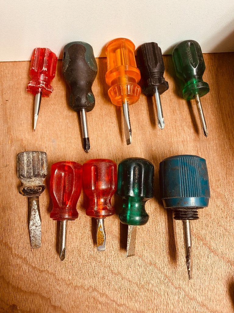 Set van 10 korte schroevendraaiers, Doe-het-zelf en Verbouw, Gereedschap | Handgereedschap, Ophalen of Verzenden, Gebruikt, Schroevendraaier