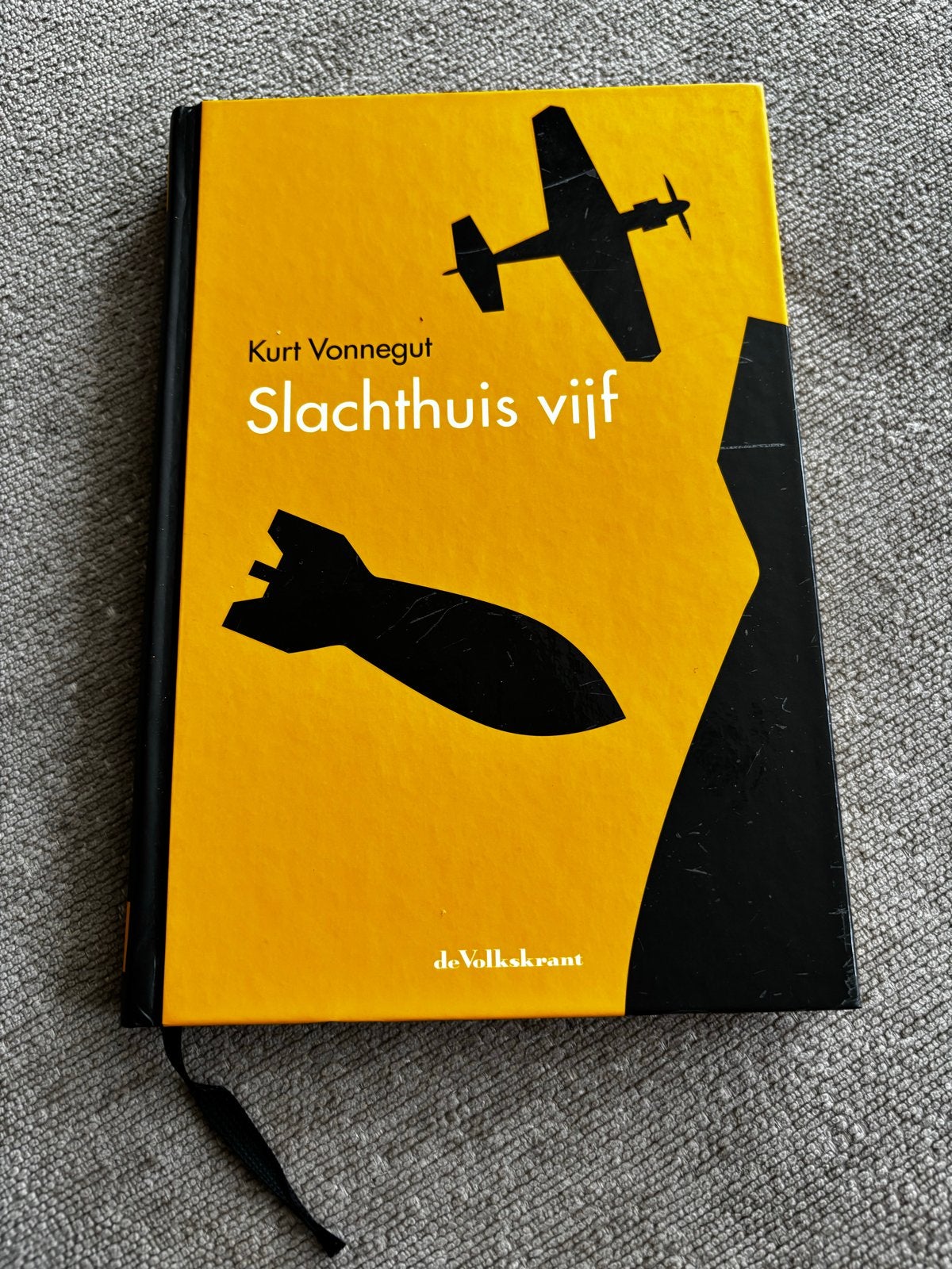 Slachthuis vijf - Kurt Vonnegut (de Volkskrant Bibliotheek), Ophalen of Verzenden, Gelezen, Nederland