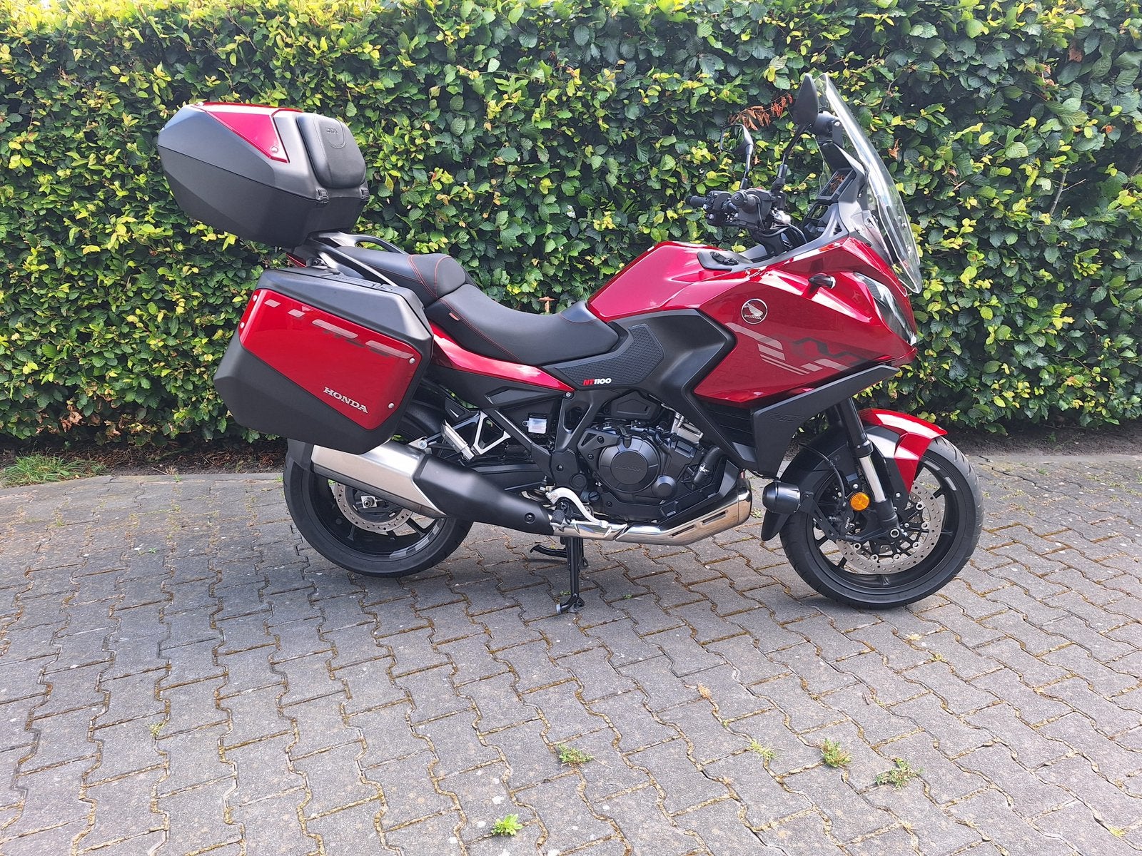 Honda NT1100 (Honda Garantie & Assistance tot 9-29), Motoren, 2 cilinders, Occasion, Particulier, Toermotor