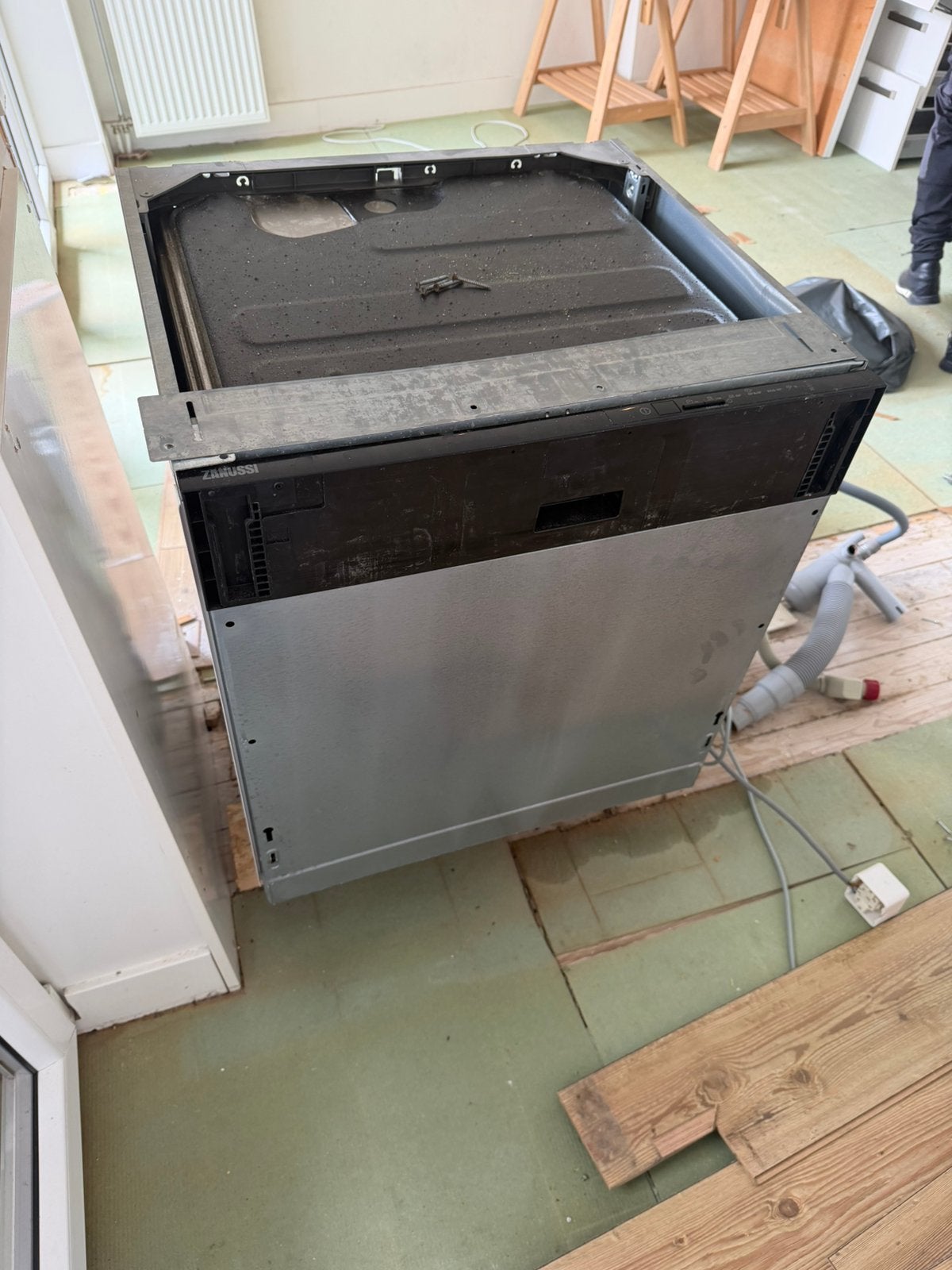 Zanussi vaatwasser, Witgoed en Apparatuur, Vaatwasmachines, Ophalen, Zo goed als nieuw, Inbouw, 45 tot 60 cm