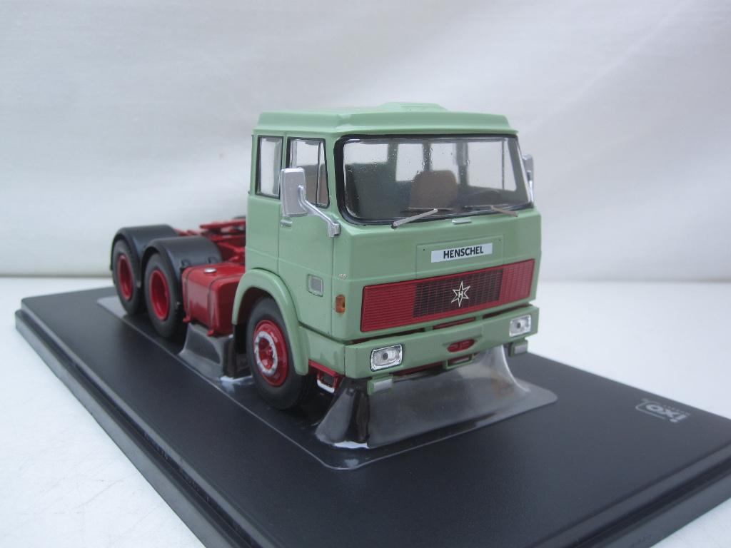 Henschel HS 19 TS 1966 trekker 1:43 IXO, Ophalen of Verzenden, Nieuw, Bus of Vrachtwagen, Overige merken