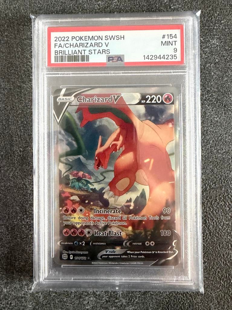 Charizard V - 154/172 - Brilliant Stars - Pokémon - PSA9, Ophalen of Verzenden, Zo goed als nieuw, Losse kaart