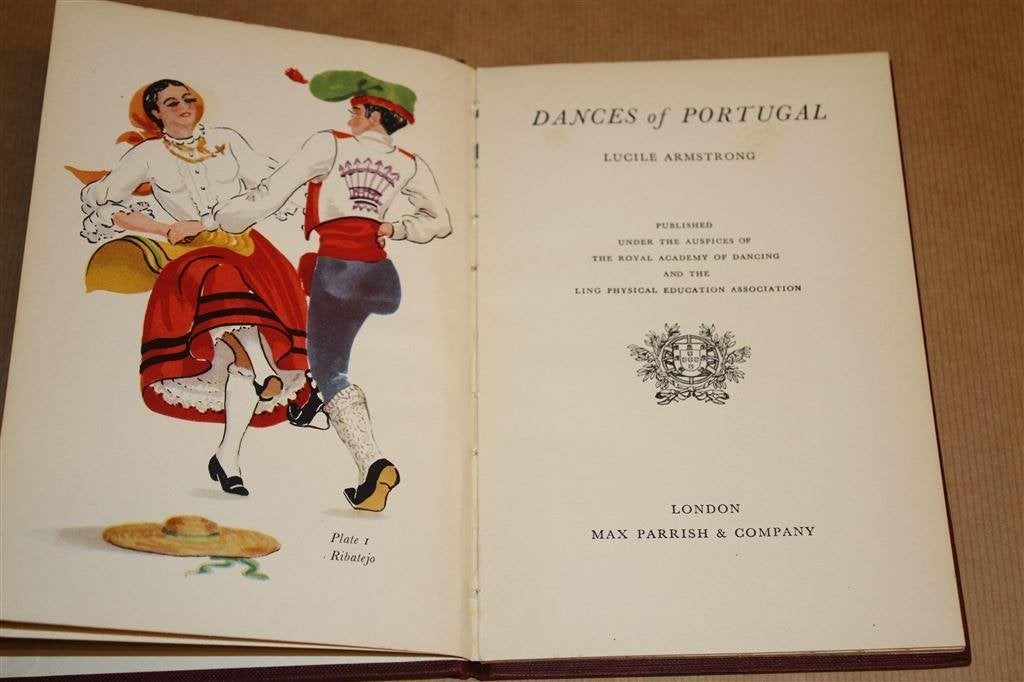 Dances of Portugal [1957]. Handboek Europese volksdansen., Boeken, Ophalen of Verzenden, Gelezen