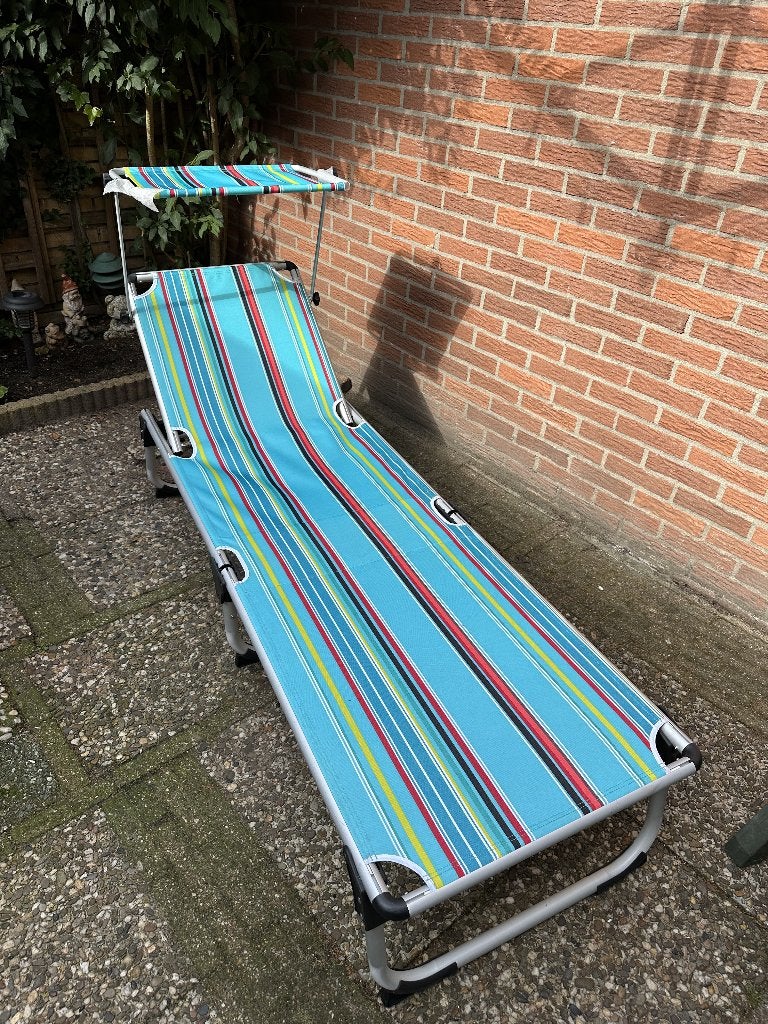 Inklapbaar ligbed met zonneklep – verstelbaar, Ophalen, Zo goed als nieuw, Aluminium, Inklapbaar
