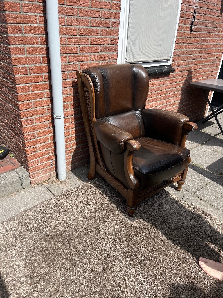 Prachtige leren fauteuil met houten frame, Klassiek, 75 tot 100 cm, Zo goed als nieuw, 75 tot 100 cm