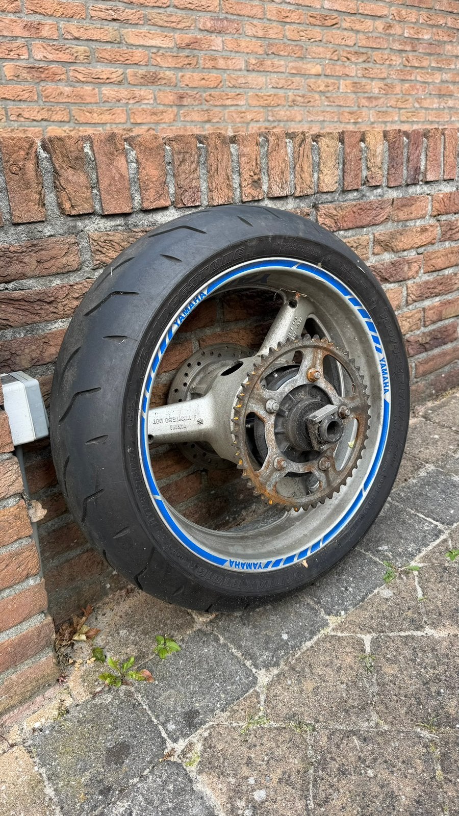 Yamaha r6 velg + achterband, Ophalen, Gebruikt