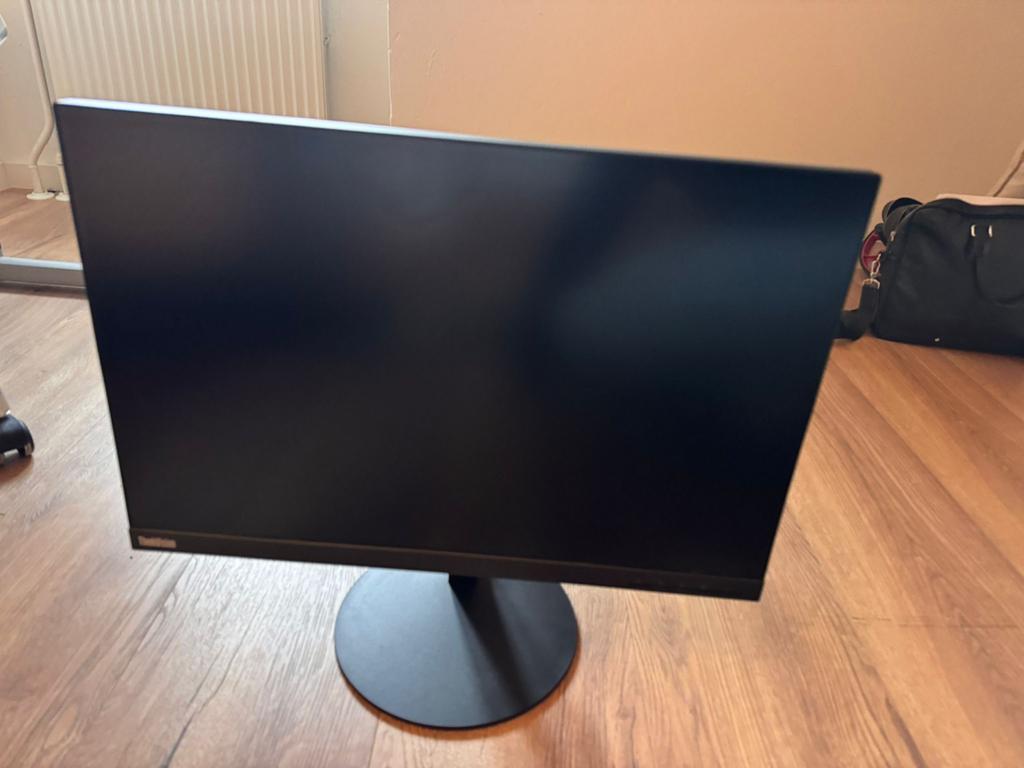 Lenovo scherm 24 inch, Computers en Software, Monitoren, Zo goed als nieuw, Ophalen of Verzenden
