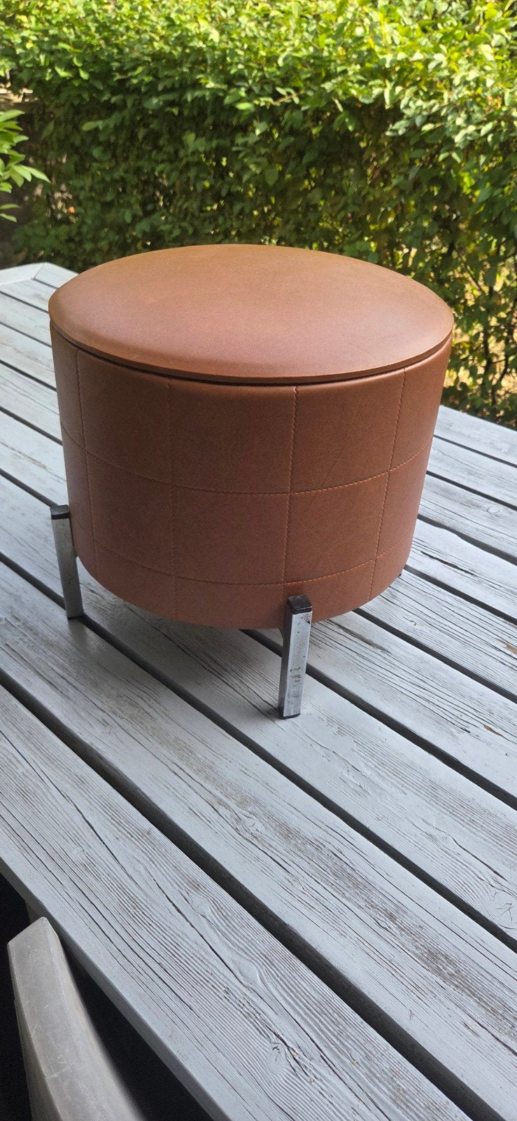 Vintage Skai leer opbergpoef - voetenbankje, Huis en Inrichting, Ophalen, Minder dan 50 cm, Gebruikt, Rond