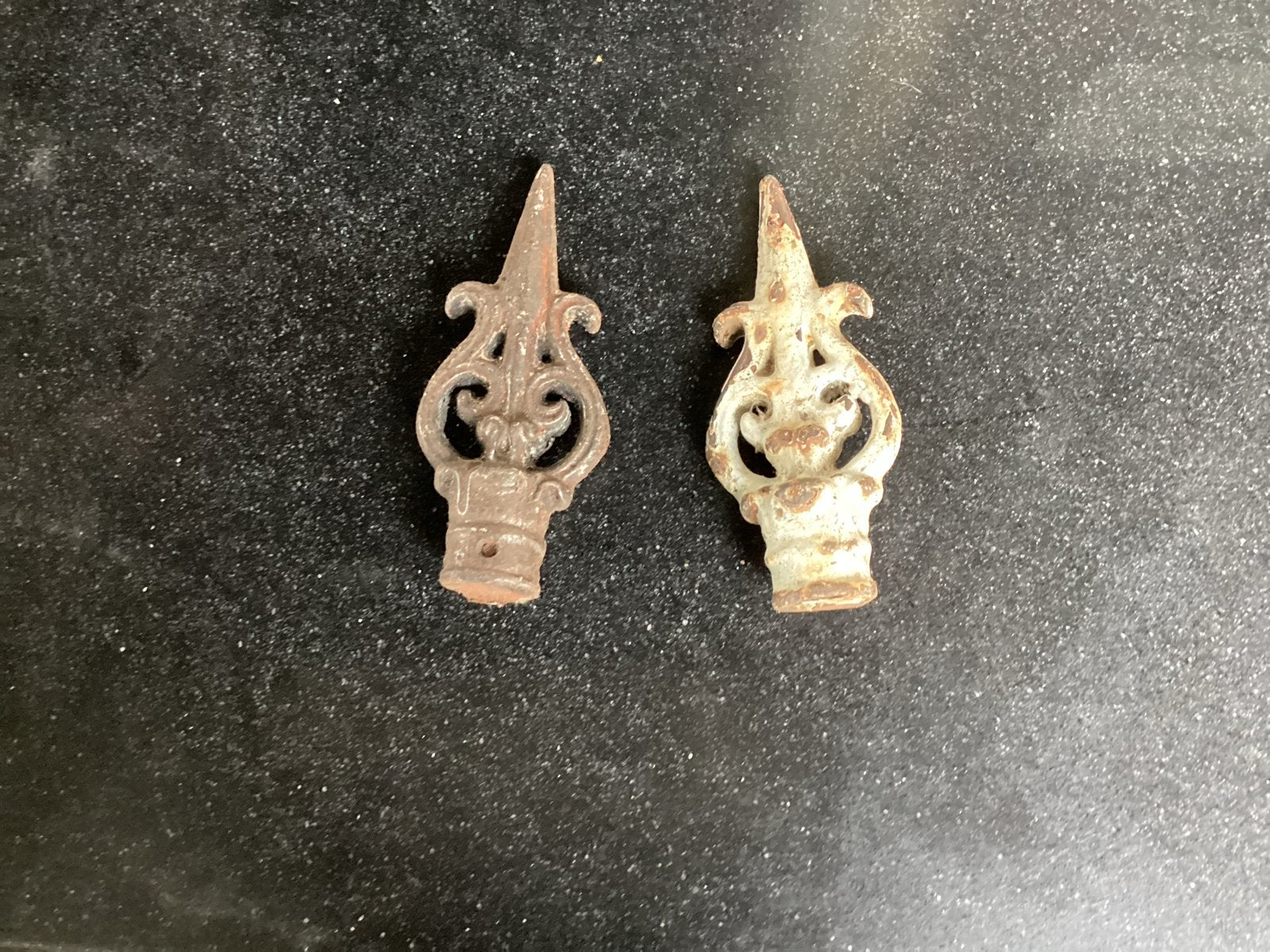 Gegoten hekpunten, ca. 10 cm hoog, 16 stuks, Ophalen of Verzenden, Gebruikt, IJzer, Sierhekwerk