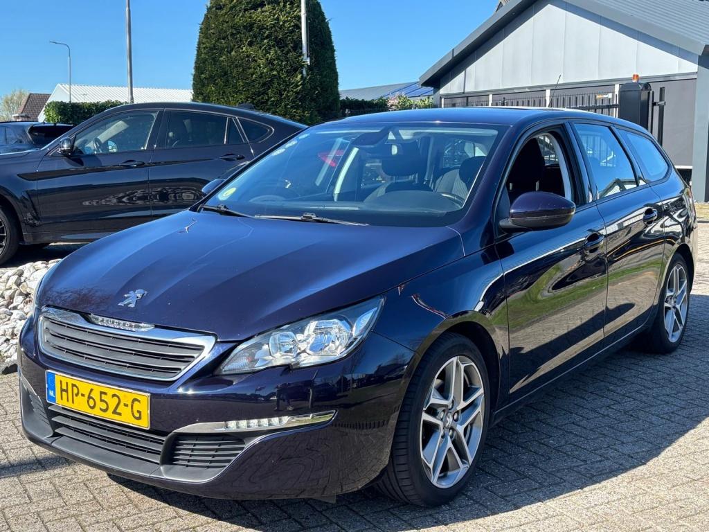 Peugeot 308 SW 1.6 Blue HDI 2015 Trekhaak Onderhoudshistorie, Auto's, Gebruikt, 4 cilinders, Origineel Nederlands, 140 €/maand