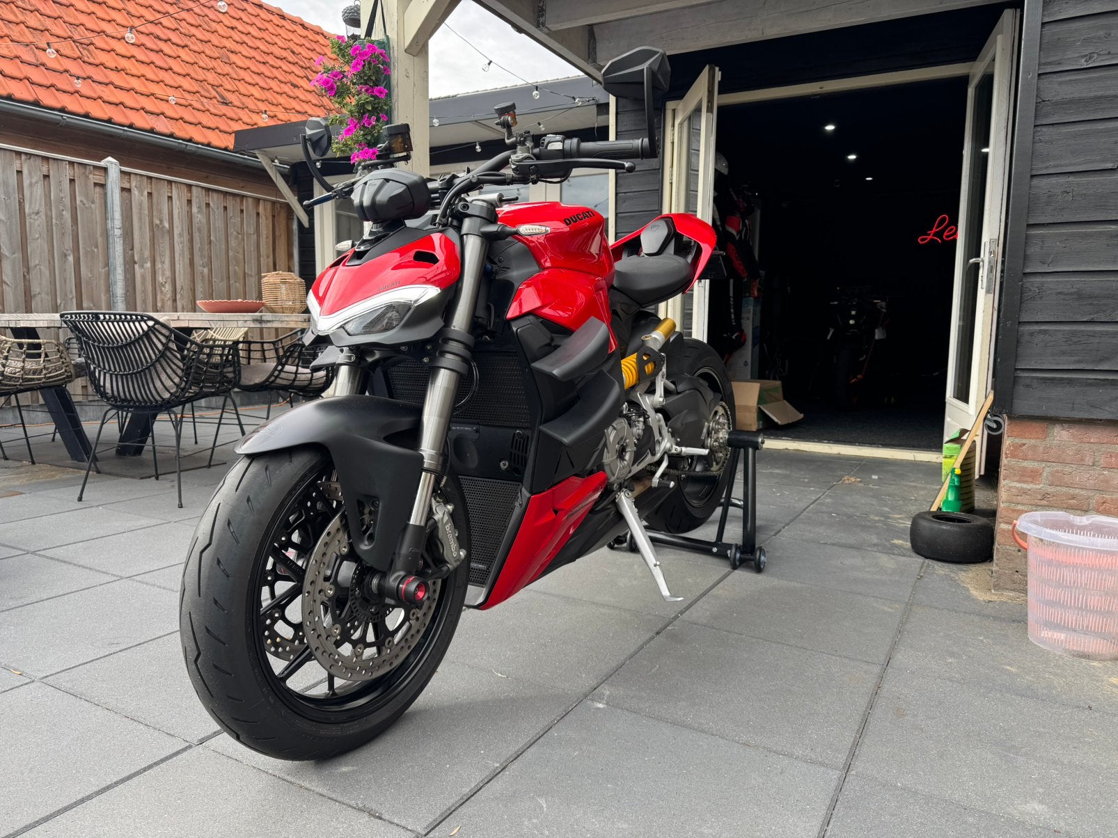 Ducati streetfighter V2 | Beurt | Banden | 2023, Motoren, Motoren | Ducati, 2 cilinders, Occasion, Motorrijbewijs A, Particulier