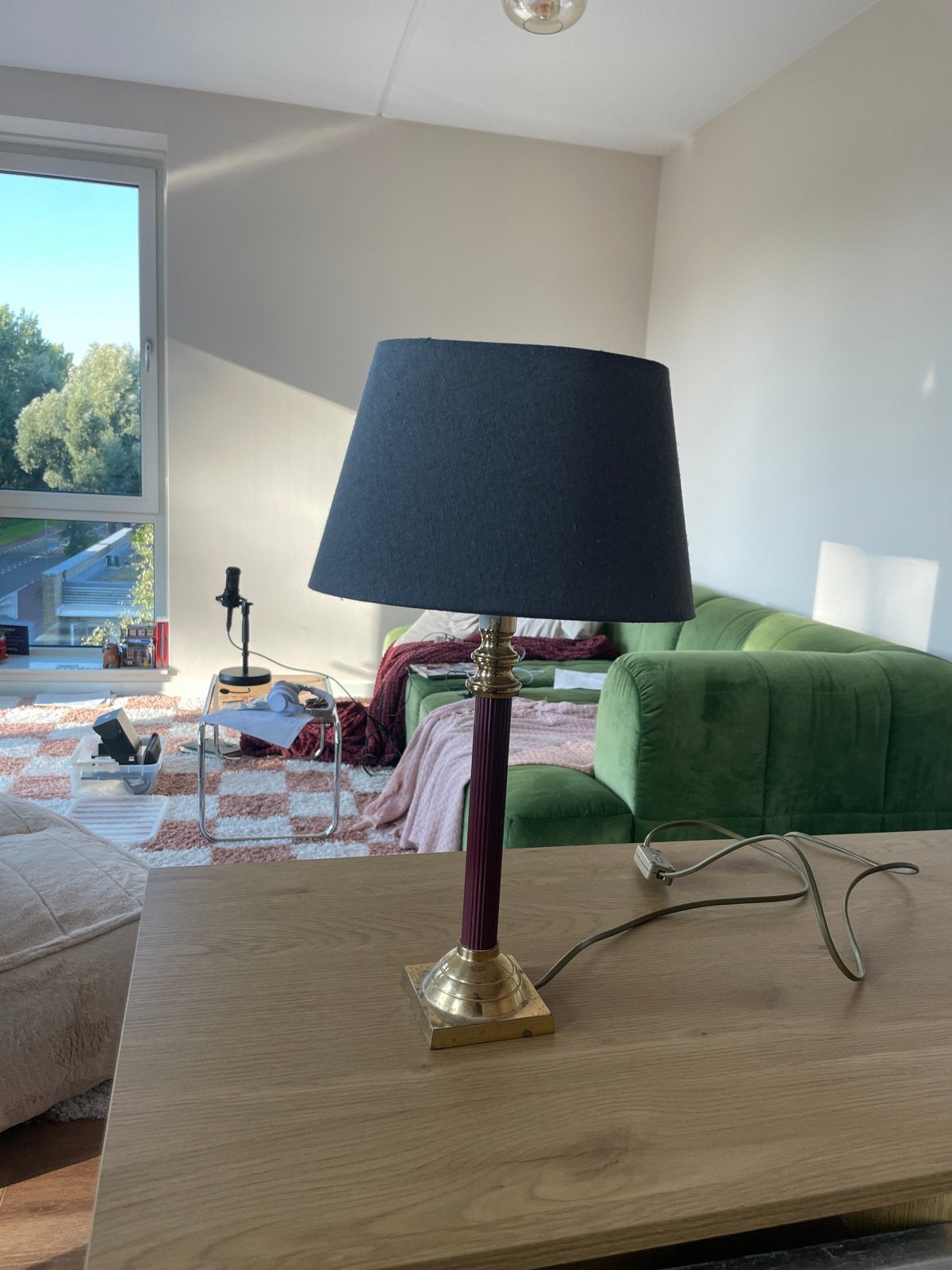 Klassieke tafellamp met zwarte kap en messing voet, Huis en Inrichting, Ophalen, Gebruikt, Zwart, Metaal