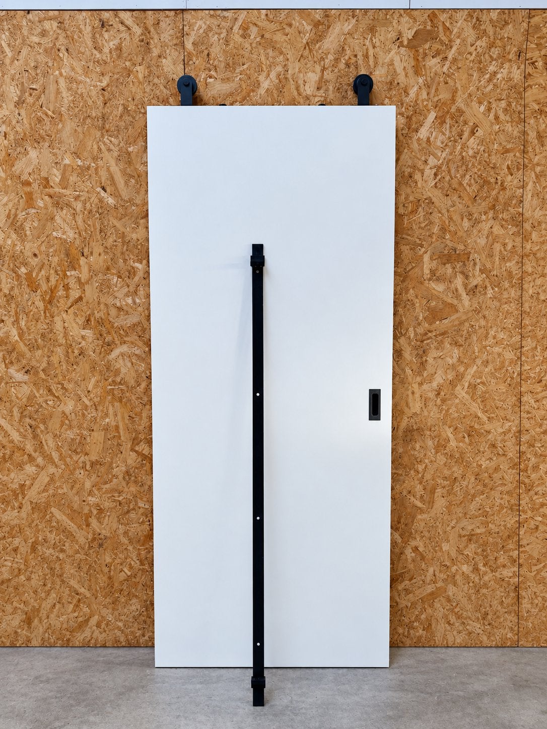 Witte schuifdeur met zwart hangsysteem, Ophalen, 80 tot 100 cm, Binnendeur, Zo goed als nieuw