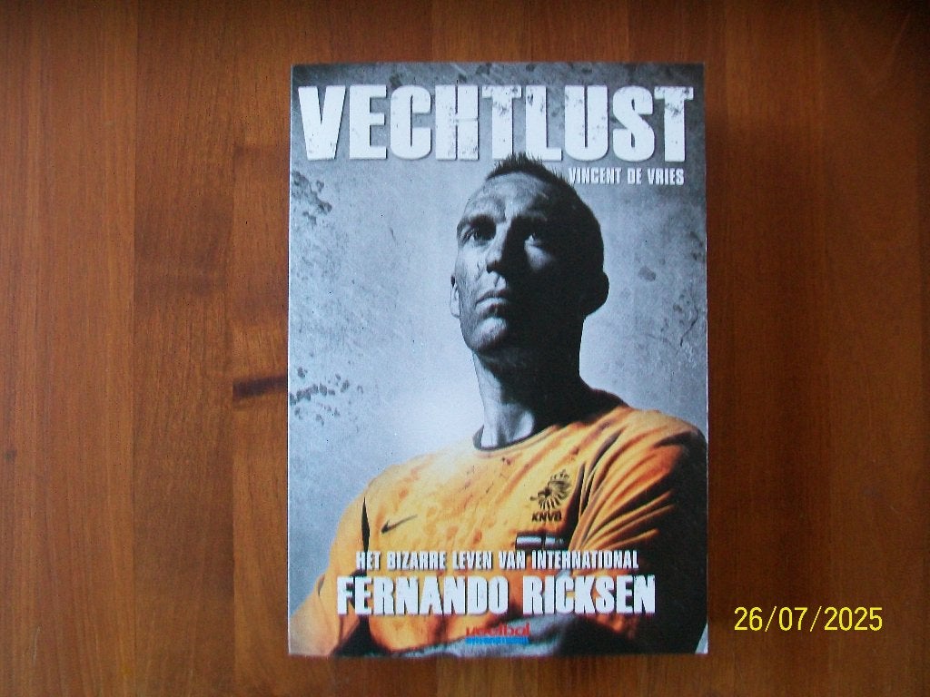 Vechtlust - Fernando Ricksen ( Fortuna Sittard, AZ ), Verzamelen, Verzenden, Zo goed als nieuw, AZ, Boek of Tijdschrift