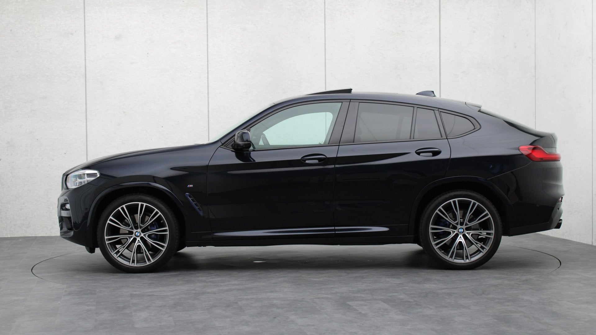 BMW X4 xDrive30i M-Sport | Harman/Kardon | Panoramadak | Hea, Auto's, Gebruikt, 4 cilinders, Automatische klimaatregeling, Zwart