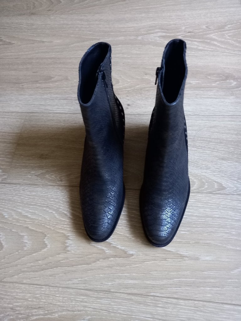 Laarzen van Lerora maat 6 (vallen als maat 40), Ophalen of Verzenden, Nieuw, Grijs, Lage of Enkellaarzen