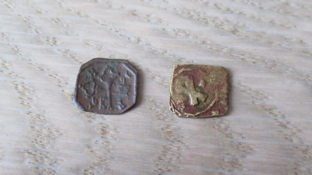 munt gewichten plm 1600 / bodemvondst 2 stuks, Ophalen of Verzenden, Vóór koninkrijk, Overige waardes, Setje