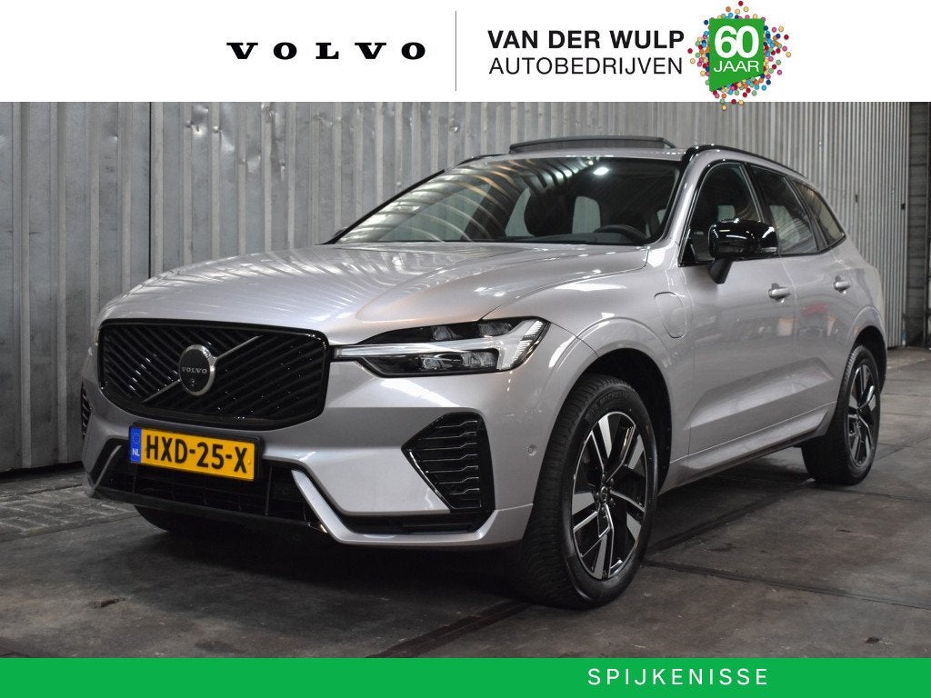 Volvo XC60 T6 350PK AWD Plus Dark [Facelift] | Trekhaak | Sc, Auto's, Automaat, Gebruikt, 4 cilinders, 24 maanden