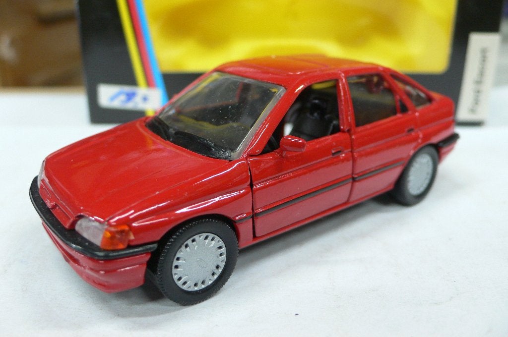 ford escort - schabak - 1/43, Hobby en Vrije tijd, Modelauto's | 1:43, Verzenden, Nieuw, Auto, Overige merken