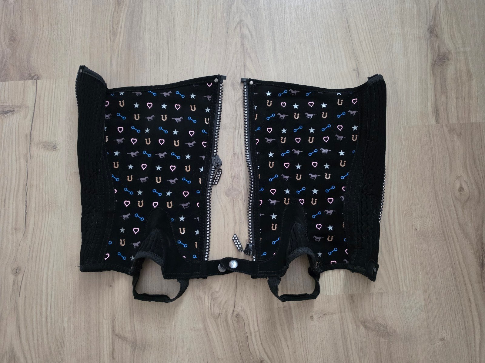  

Chaps Epplejeck Penelope Kids Zwart, Kinderen, Dressuur, Ophalen of Verzenden, Zo goed als nieuw