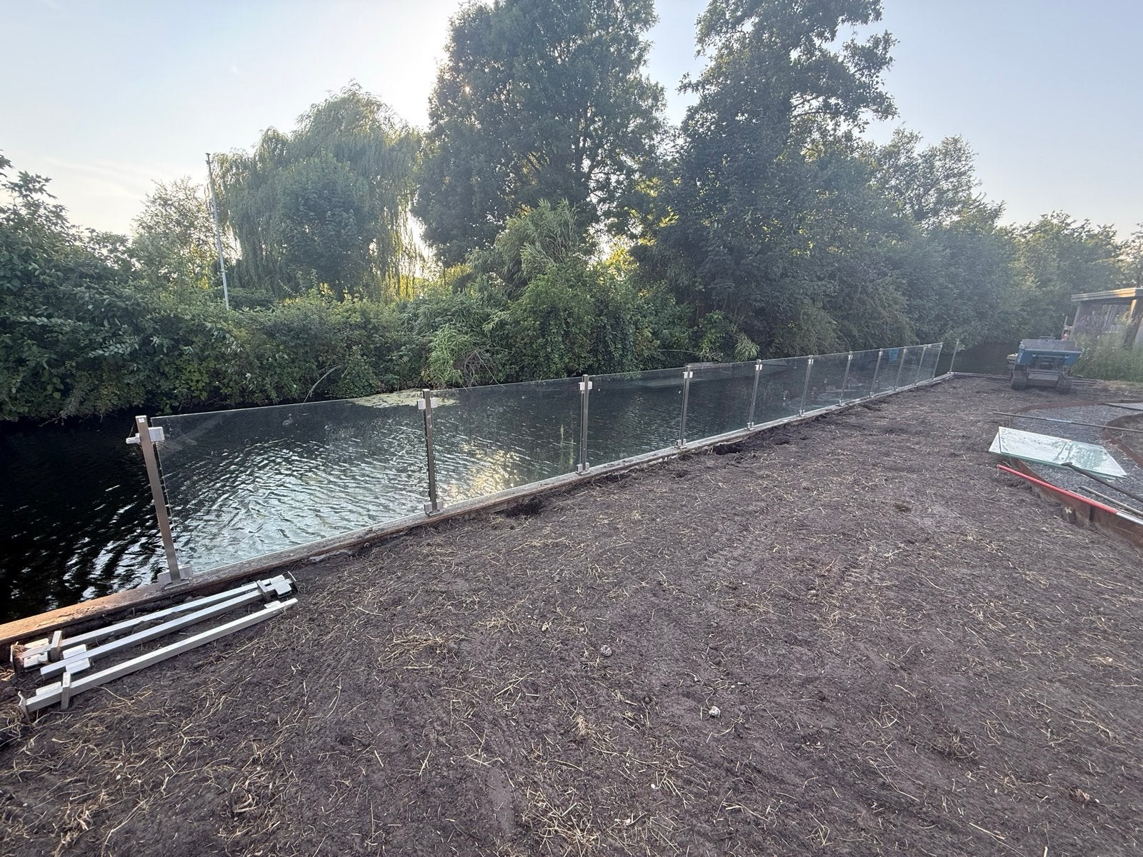 Glazen balustrade met RVS staanders - Veiligheidsglas, Doe-het-zelf en Verbouw, Glas en Ramen, Ophalen, Zo goed als nieuw, Veiligheidsglas