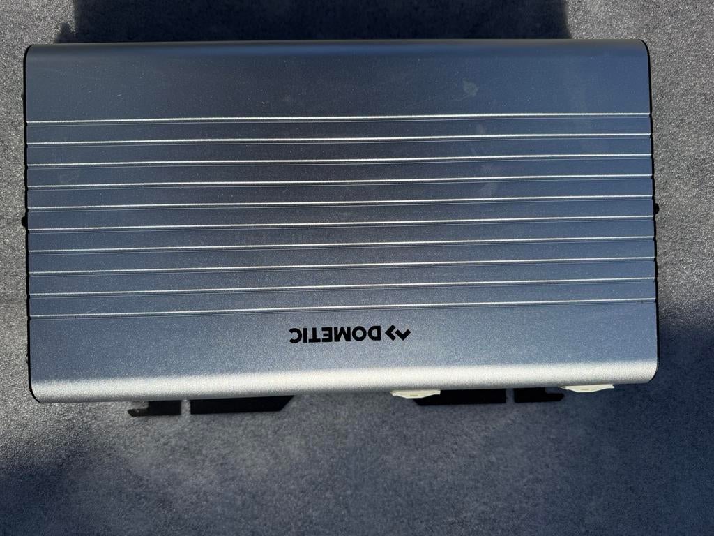 2 omvormers 1700w en 2000w, Ophalen, Gebruikt, Elektronica en Kabels