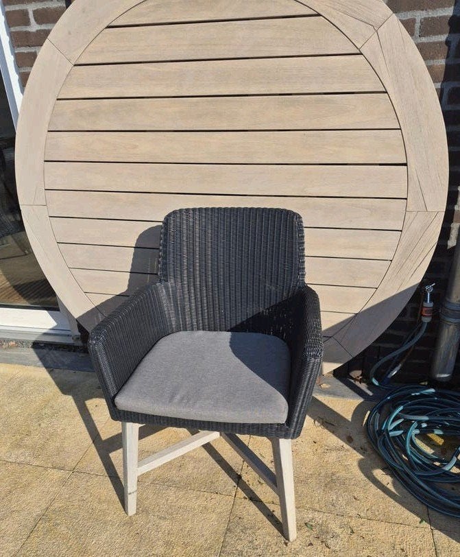 4SO Lisboa zwarte stoelen, Louvre tafel, 4 seasons outdoor, Ophalen, 4 zitplaatsen, Teakhout, Zo goed als nieuw