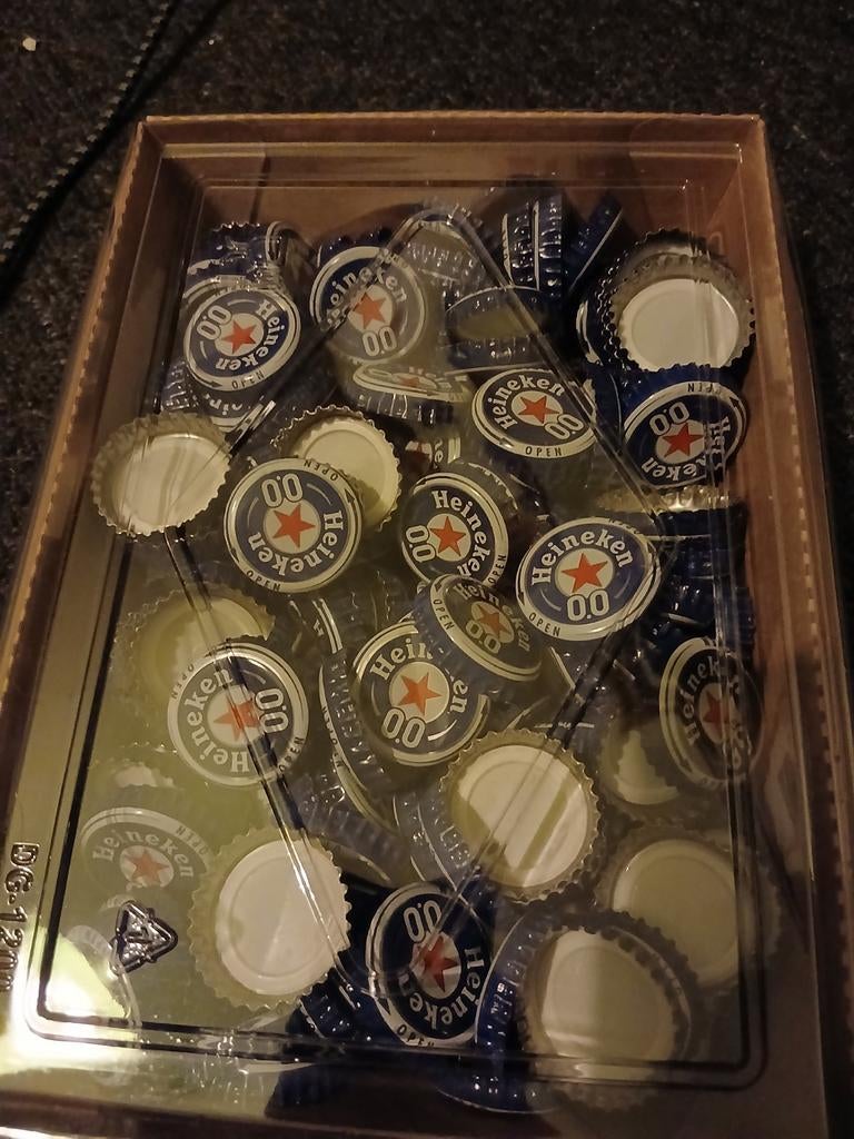 Bak vol met Heineken 0.0 bierdopjes, Ophalen of Verzenden, Gebruikt