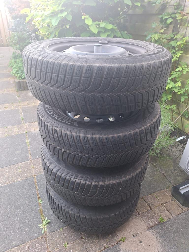 Vredestein Snowtrac 3 Winterbanden met stalen velgen, Ophalen, Gebruikt, 15 inch, Banden en Velgen