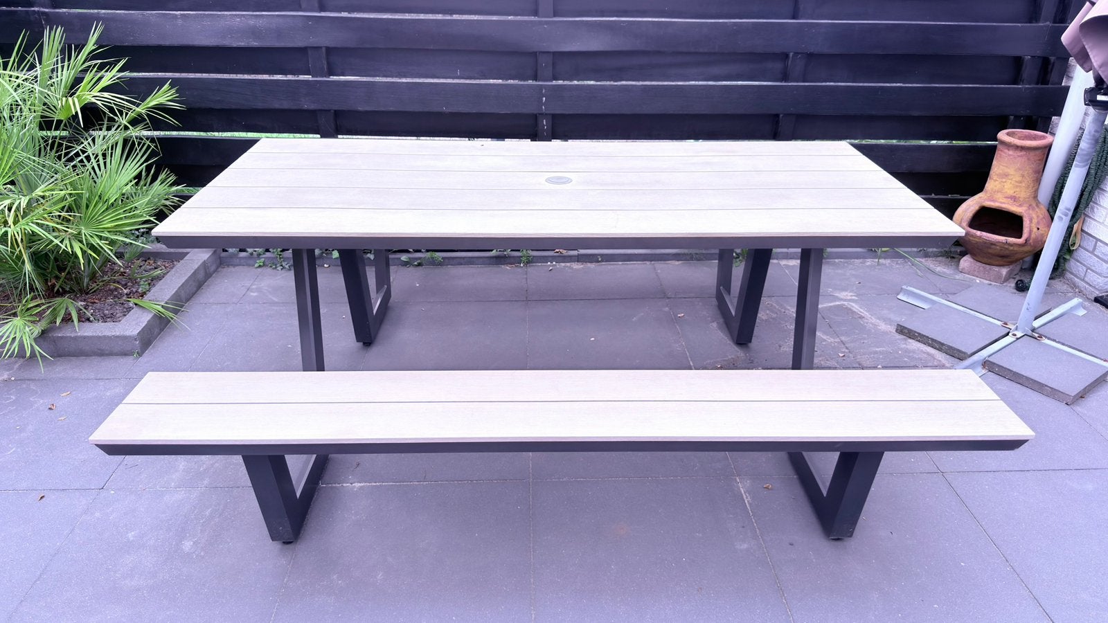 Picnicktafel grijs onderstel en polywood zitting&bovenblad, Ophalen, Gebruikt, Rechthoekig, Overige materialen