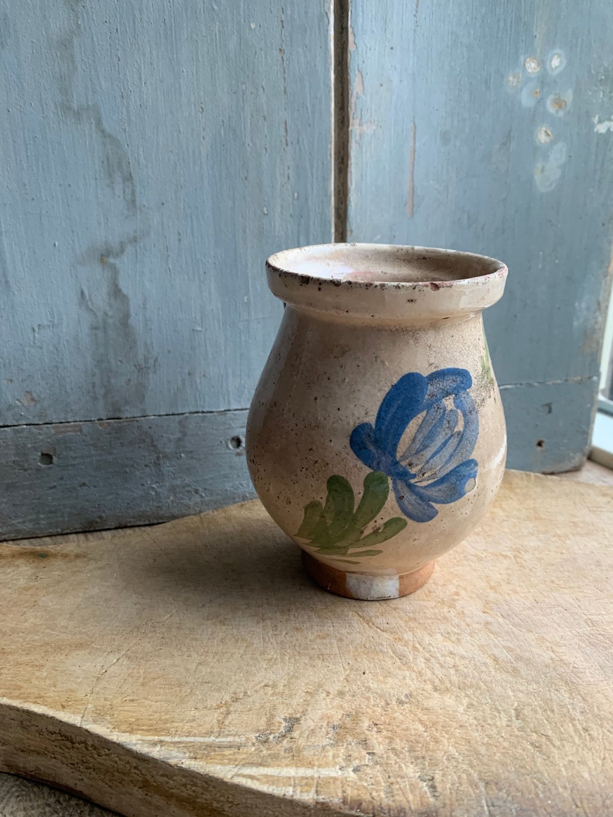 Frans oud aardewerk kannetje. Blauwe bloem. “Bikkel”, Ophalen of Verzenden