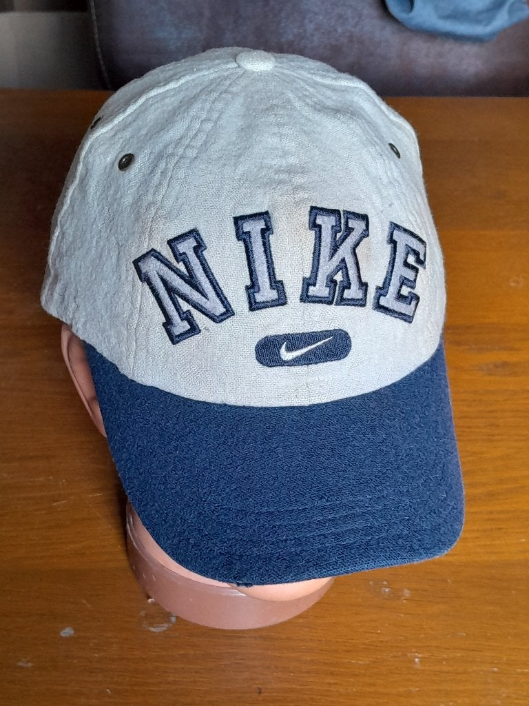 Vintage nike pet / cap universele maat, Kleding | Heren, Hoeden en Petten, Nike, Pet, Gedragen, One size fits all