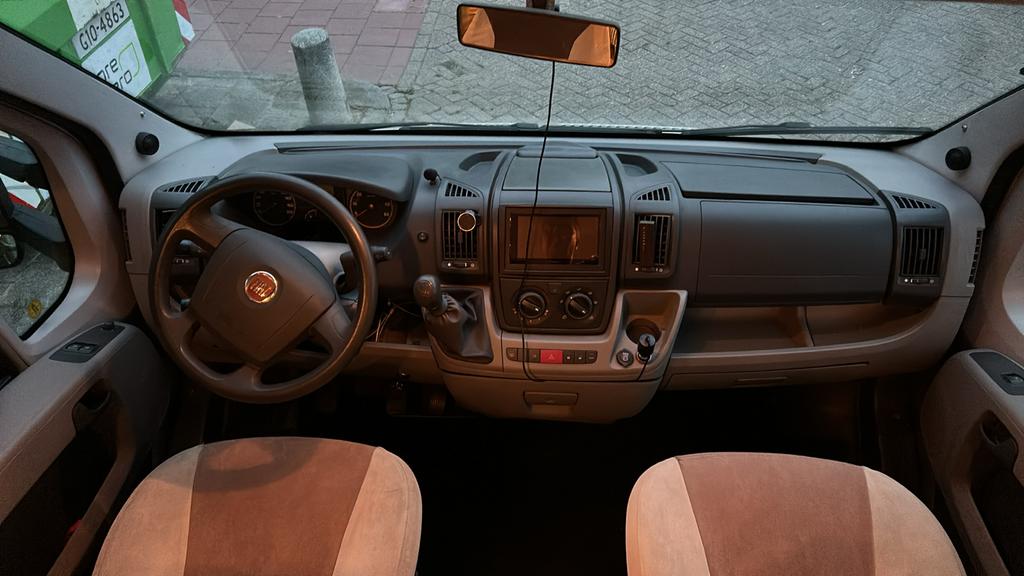 Half intergraal Burstner Ixeo 670 bj 2010 Dwarsbed/hefbed, Fiat, 6 tot 7 meter, Particulier, Bürstner