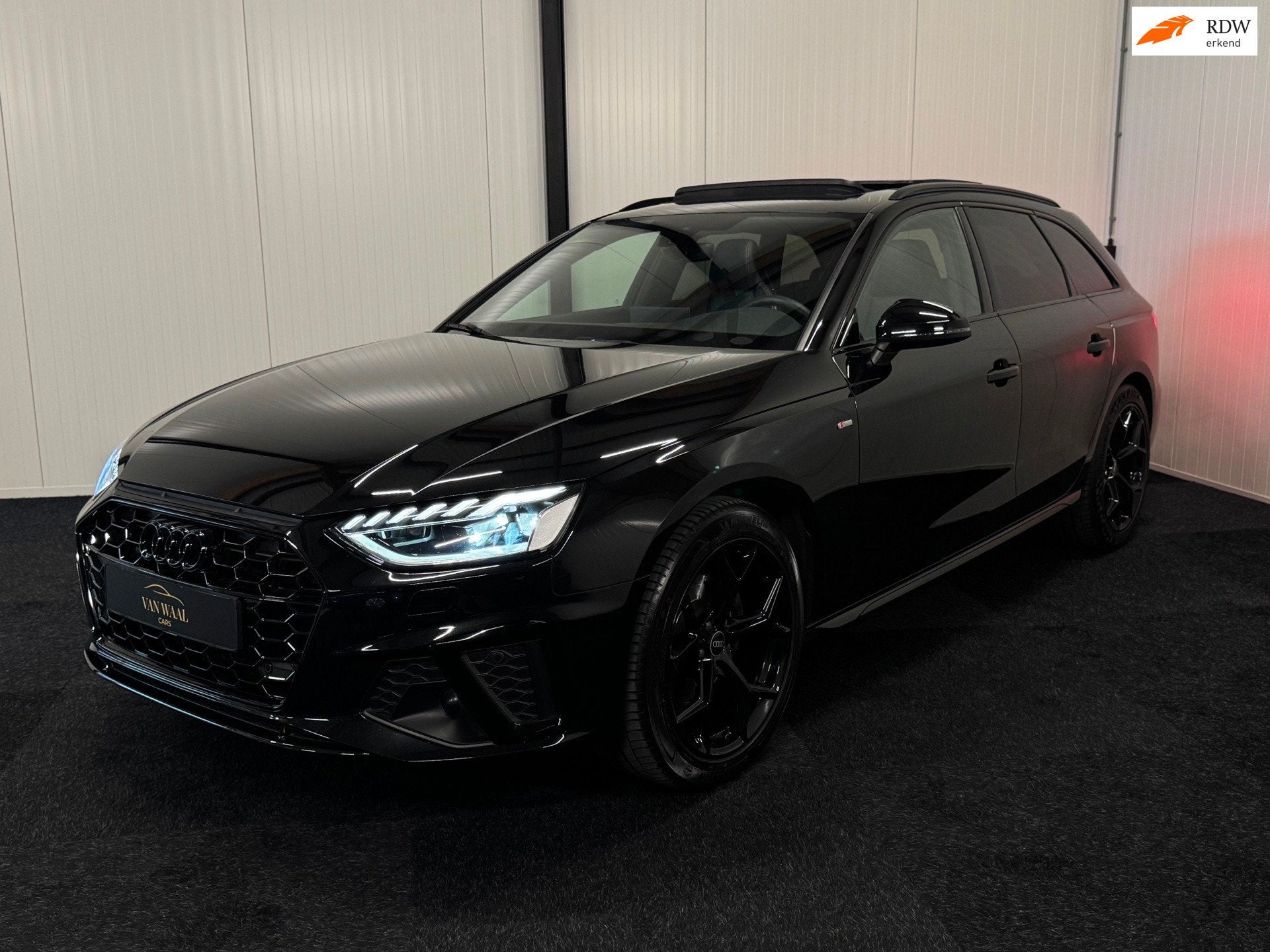 Audi A4 Avant 35 TDI S-Line Competition 2022 163PK PANO|KUIP, Auto's, Gebruikt, 4 cilinders, 1505 kg, A4