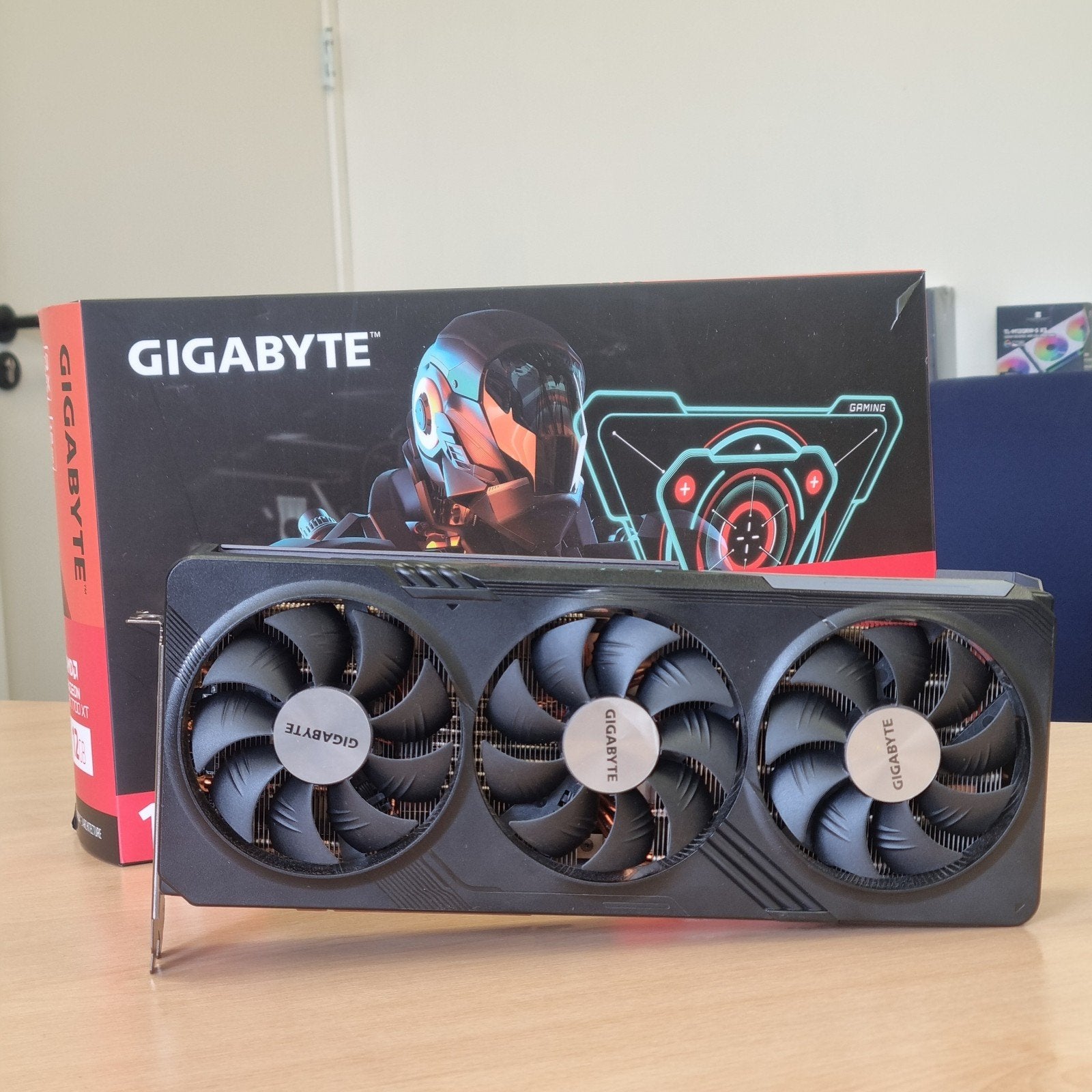 Gigabyte Radeon RX 7700 XT 12Gb | NIEUWSTAAT, GARANTIE, AMD, GDDR6, PCI-Express 4, Ophalen of Verzenden