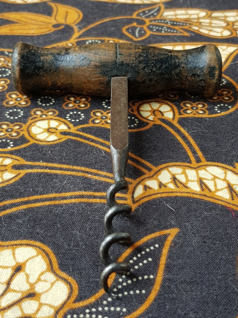 Mooie antieke kurkentrekker uit Engeland 12,4 cm. uit 1900.