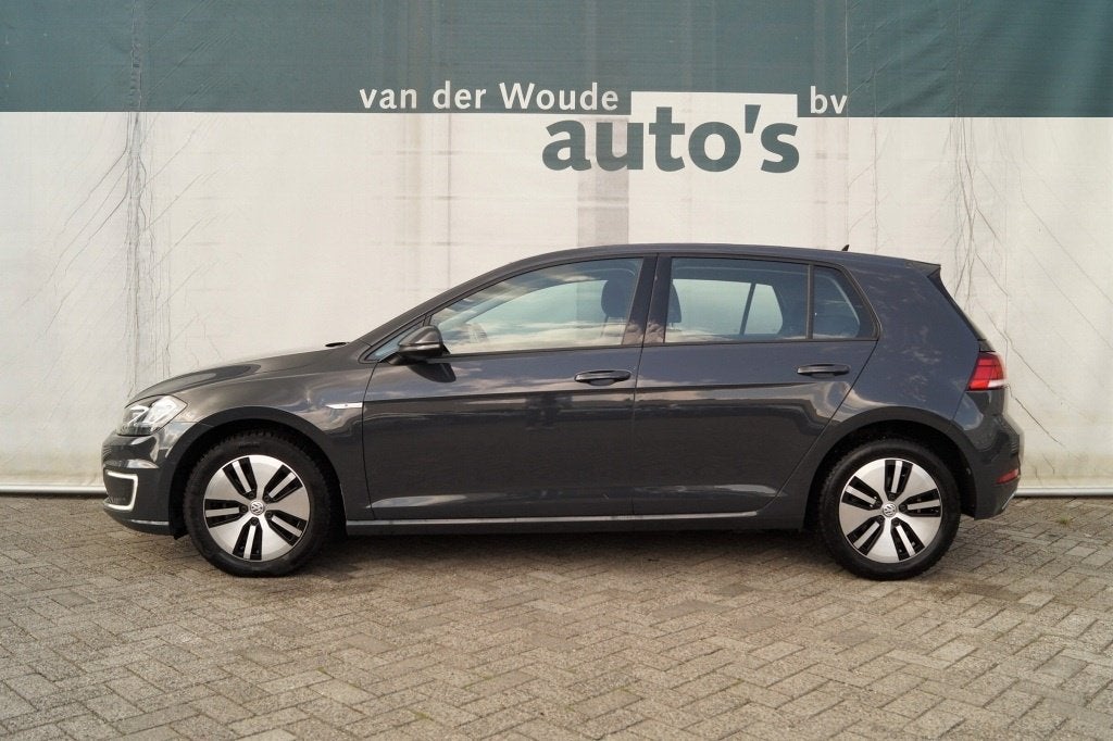 Volkswagen e-Golf 136pk Automaat -SOH83%-NAVI-ACC-LED-ECC-PD, Auto's, Dealer onderhouden, Gebruikt, 230 km, Origineel Nederlands