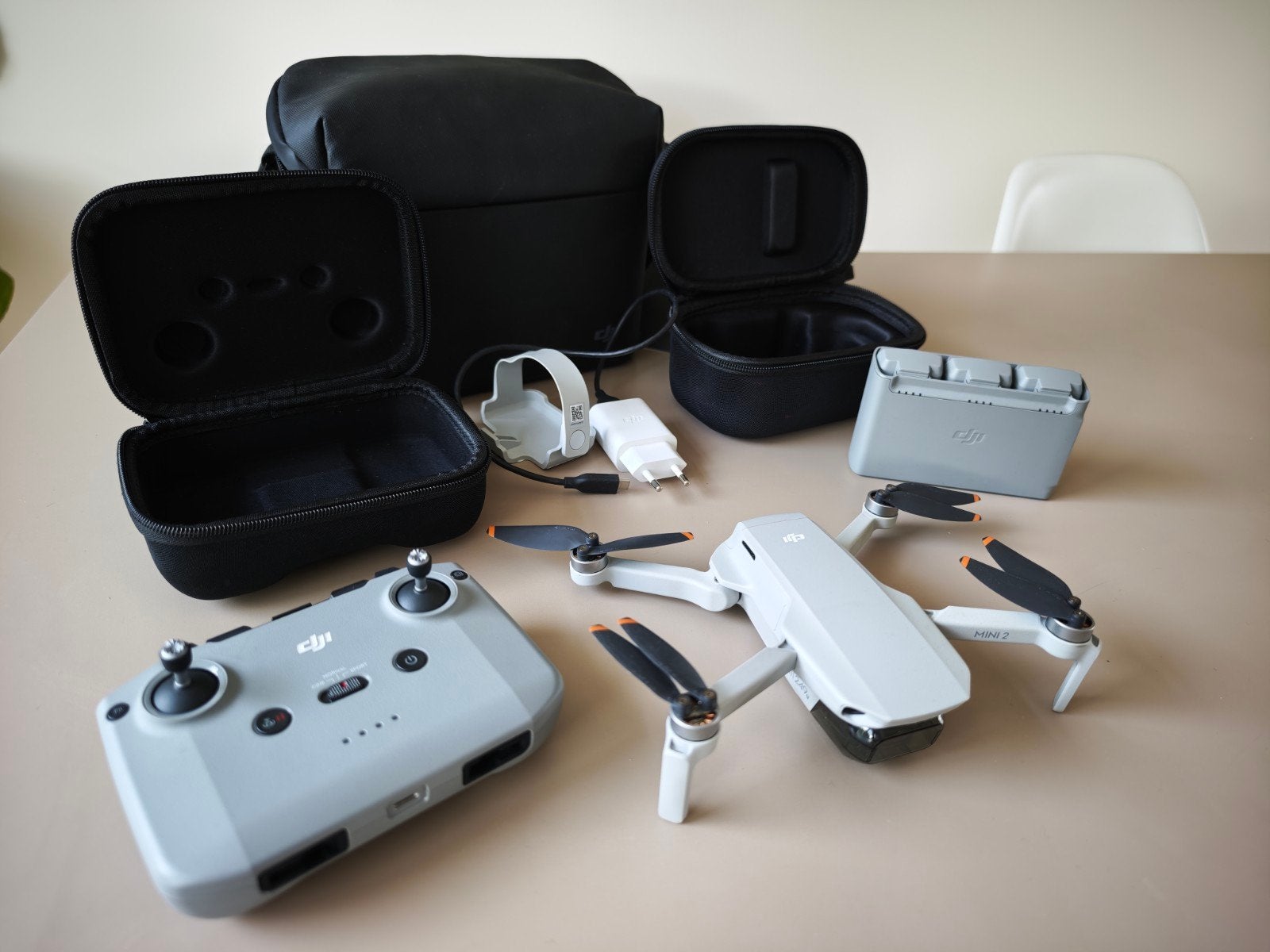 DJI Mini 2 Fly More Combo - Zo goed als nieuw, Cameradrone, Ophalen of Verzenden, Zo goed als nieuw, DJI