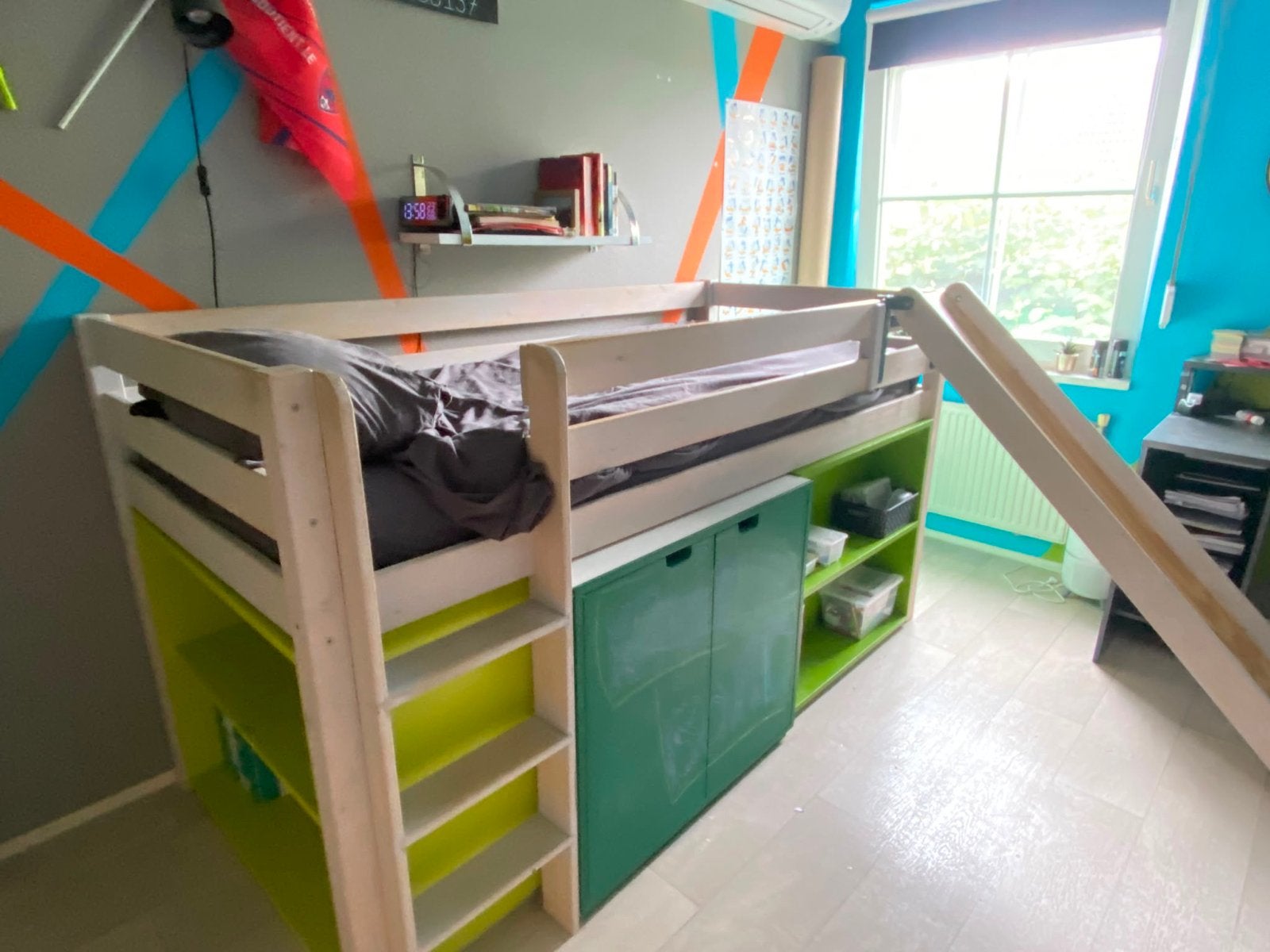 bed met glijbaan en bureau, 90 cm, Eenpersoons, 160 tot 180 cm, Ophalen of Verzenden